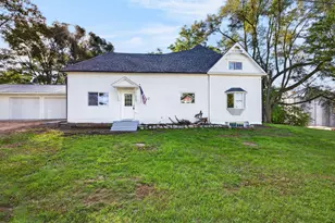 212 E 2nd St, Trufant, MI 49347 - Photo 6