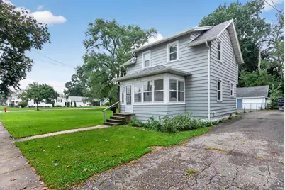 555 N Pleasant Street, Jackson, MI 49202 - Photo 1