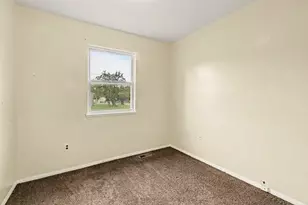 6701 Dana Ln, Flint, MI 48504 - Photo 4