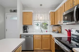 652 Wilshire Ct, Holland, MI 49423 - Photo 6