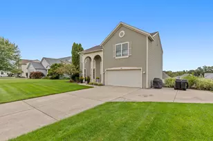 599 Oldfield Dr SE, Byron Center, MI 49315 - Photo 4