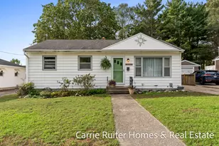 306 Orchard Ave, Grand Haven, MI 49417 - Photo 2