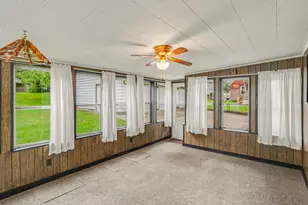 595 Royal Dr, Jackson, MI 49202 - Photo 14