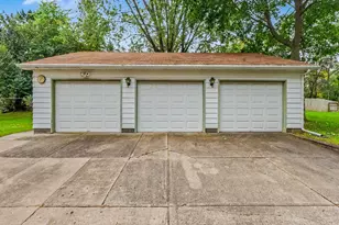 595 Royal Dr, Jackson, MI 49202 - Photo 20