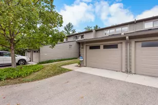 605 Watersedge Dr, Ann Arbor, MI 48105 - Photo 48