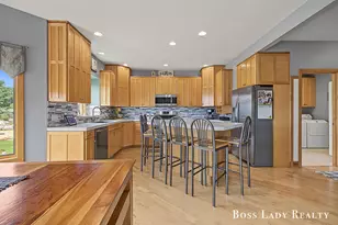 2213 N Bristol St, Holland, MI 49424 - Photo 16