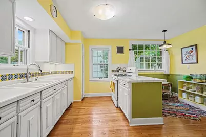 1205 Cambridge Drive, Kalamazoo, MI 49001 - Photo 4