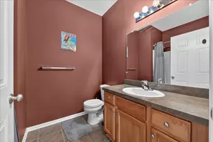 932 W Summerfield Gln Cir, Ann Arbor, MI 48103 - Photo 12