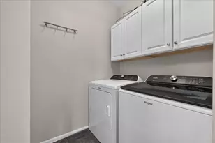 932 W Summerfield Gln Cir, Ann Arbor, MI 48103 - Photo 14
