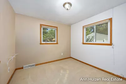 7351 Lupine Avenue, Jenison, MI 49428 - Photo 10