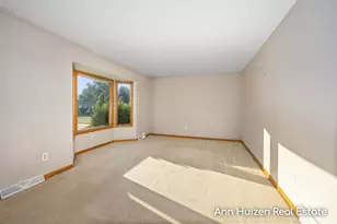 7351 Lupine Ave, Jenison, MI 49428 - Photo 10