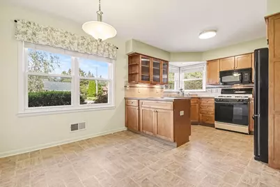 3804 Navaho Street SW, Grandville, MI 49418 - Photo 4