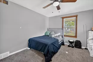 36523 Whitcomb St, Livonia, MI 48154 - Photo 42