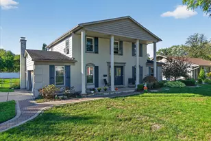 36523 Whitcomb St, Livonia, MI 48154 - Photo 2