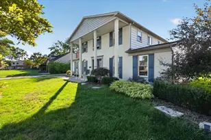 36523 Whitcomb St, Livonia, MI 48154 - Photo 4