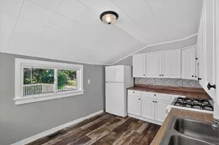 945 Jennette Ave NW, Grand Rapids, MI 49504 - Photo 14