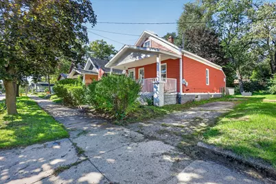 945 Jennette Avenue NW, Grand Rapids, MI 49504 - Photo 2