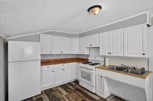 945 Jennette Ave NW, Grand Rapids, MI 49504 - Photo 16