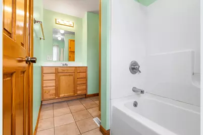 22303 Bedford Road N, Battle Creek, MI 49017 - Photo 10