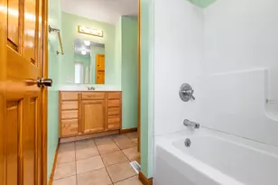 22303 Bedford Rd N, Battle Creek, MI 49017 - Photo 10