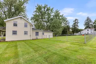 22303 Bedford Rd N, Battle Creek, MI 49017 - Photo 16