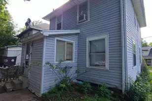 522 W Trail St, Jackson, MI 49201 - Photo 2