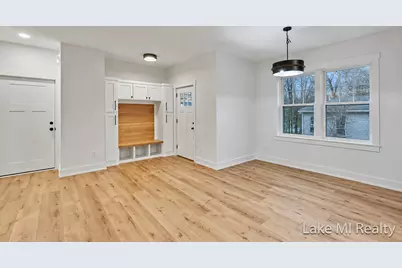 5655 Courtney Lynn Court SW, Wyoming, MI 49418 - Photo 8