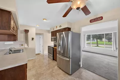 280 Clinton River Drive, Mount Clemens, MI 48043 - Photo 10