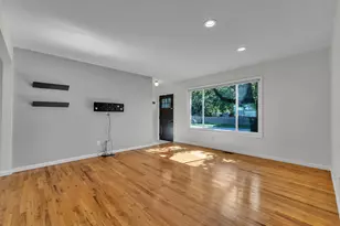 2820 Hollywood Dr, Ann Arbor, MI 48103 - Photo 4