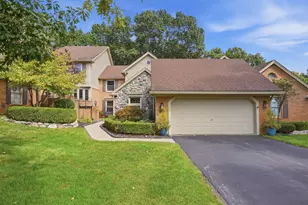 4539 Golf View Dr, Brighton, MI 48116 - Photo 1