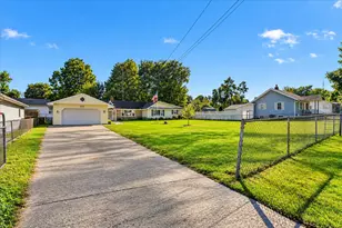 303 Marshall St, Jackson, MI 49202 - Photo 2