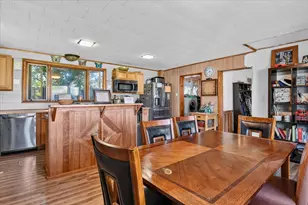 303 Marshall St, Jackson, MI 49202 - Photo 8