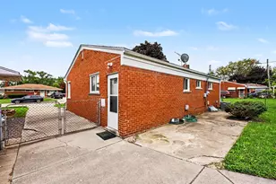 16741 Bell Ave, Eastpointe, MI 48021 - Photo 18
