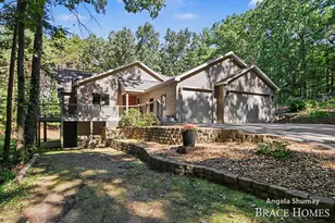 4661 Windcliff Dr NE, Rockford, MI 49341 - Photo 2