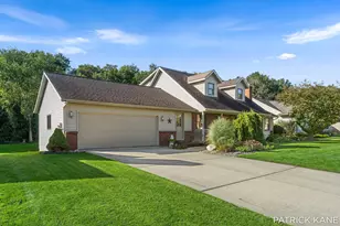 8618 Cedar Lake Dr, Jenison, MI 49428 - Photo 4