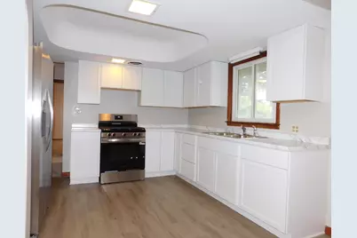 460 Collins Avenue, Benton Harbor, MI 49022 - Photo 8