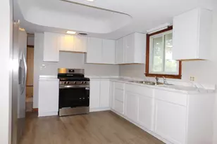 460 Collins Ave, Benton Harbor, MI 49022 - Photo 8
