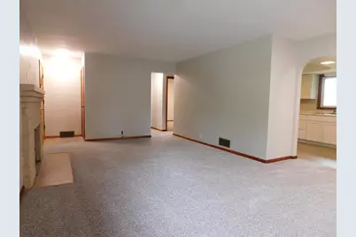 460 Collins Avenue, Benton Harbor, MI 49022 - Photo 6