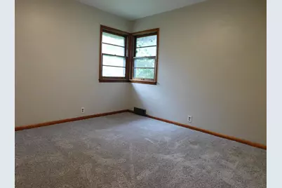 460 Collins Avenue, Benton Harbor, MI 49022 - Photo 12