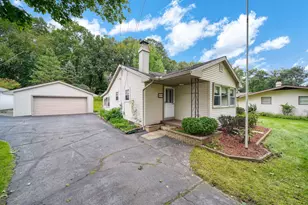 216 Sagamore St, Jackson, MI 49203 - Photo 2