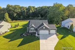 2290 Quarter Horse Dr, Cedar Springs, MI 49319 - Photo 2