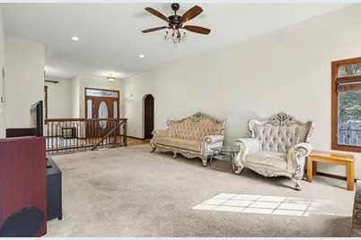 52 E Acacia Boulevard, Battle Creek, MI 49015 - Photo 4