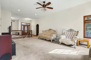 52 E Acacia Blvd, Battle Creek, MI 49015 - Photo 4