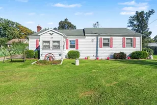 139 N Wrenwood Ave, Jackson, MI 49201 - Photo 2