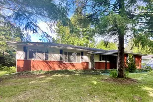 21112 Wilmot Rd, Belleville, MI 48111 - Photo 2