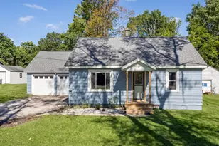 625 E Berrien St, Paw Paw, MI 49079 - Photo 1