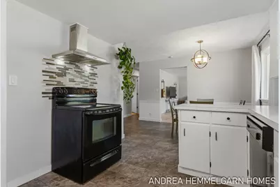354 W 31st Street, Holland, MI 49423 - Photo 18