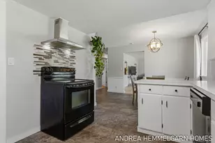 354 W 31st St, Holland, MI 49423 - Photo 18