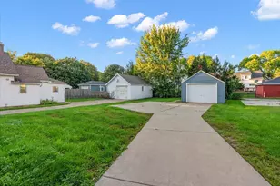 1029 Park St SW, Grand Rapids, MI 49504 - Photo 26