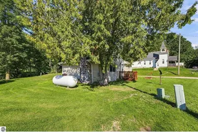 11010 E 8 Mile Road, Tustin, MI 49688 - Photo 22